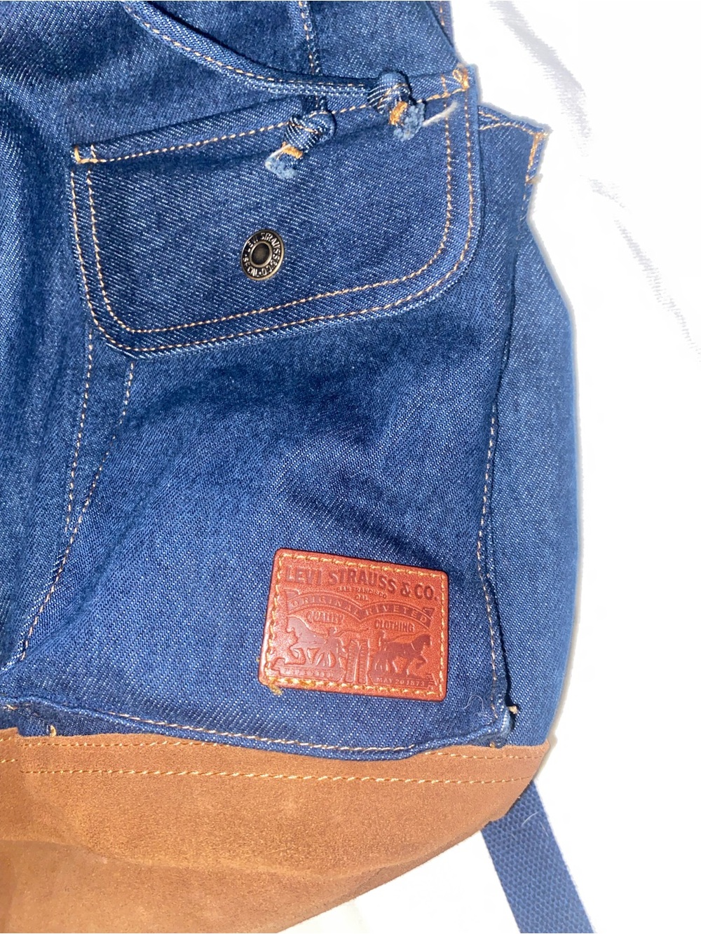 Levi's Men’s Dark Blue Denim Jeans with Brown Leather Patch